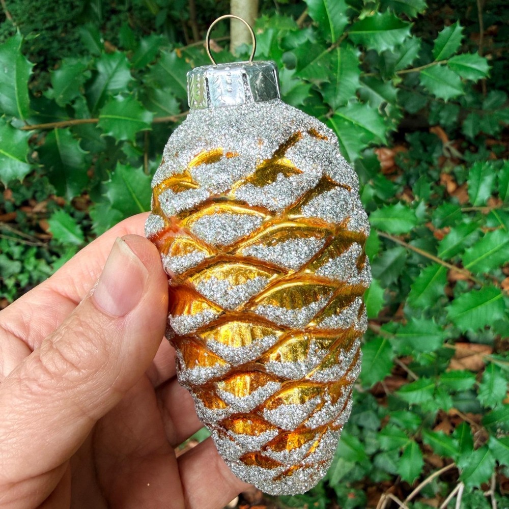 Vintage GDR East Germany Glass Pinecone Christmas Ornaments Gold Silver Set of 2 - Picture 3 of 8